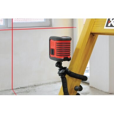 Lankstus trikojis stovas 1 Lankstus trikojis stovas 1