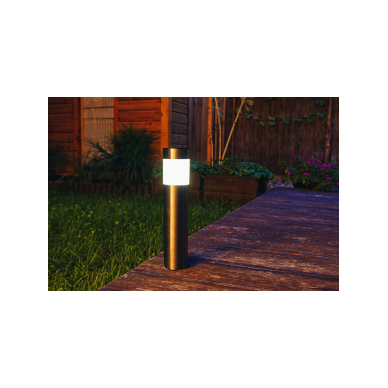 LED saulės sodo stulpas 8 LED saulės sodo stulpas 8