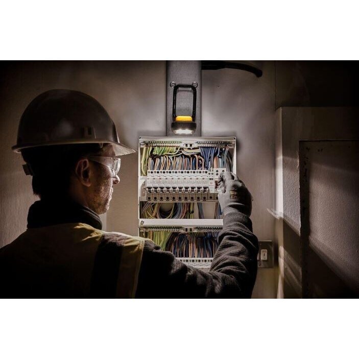 LED darbo lempa ir žibintuvėlis DeWalt DCL182-XJ, USB-C, 1000lm 1 LED darbo lempa ir žibintuvėlis DeWalt DCL182-XJ, USB-C, 1000lm 1