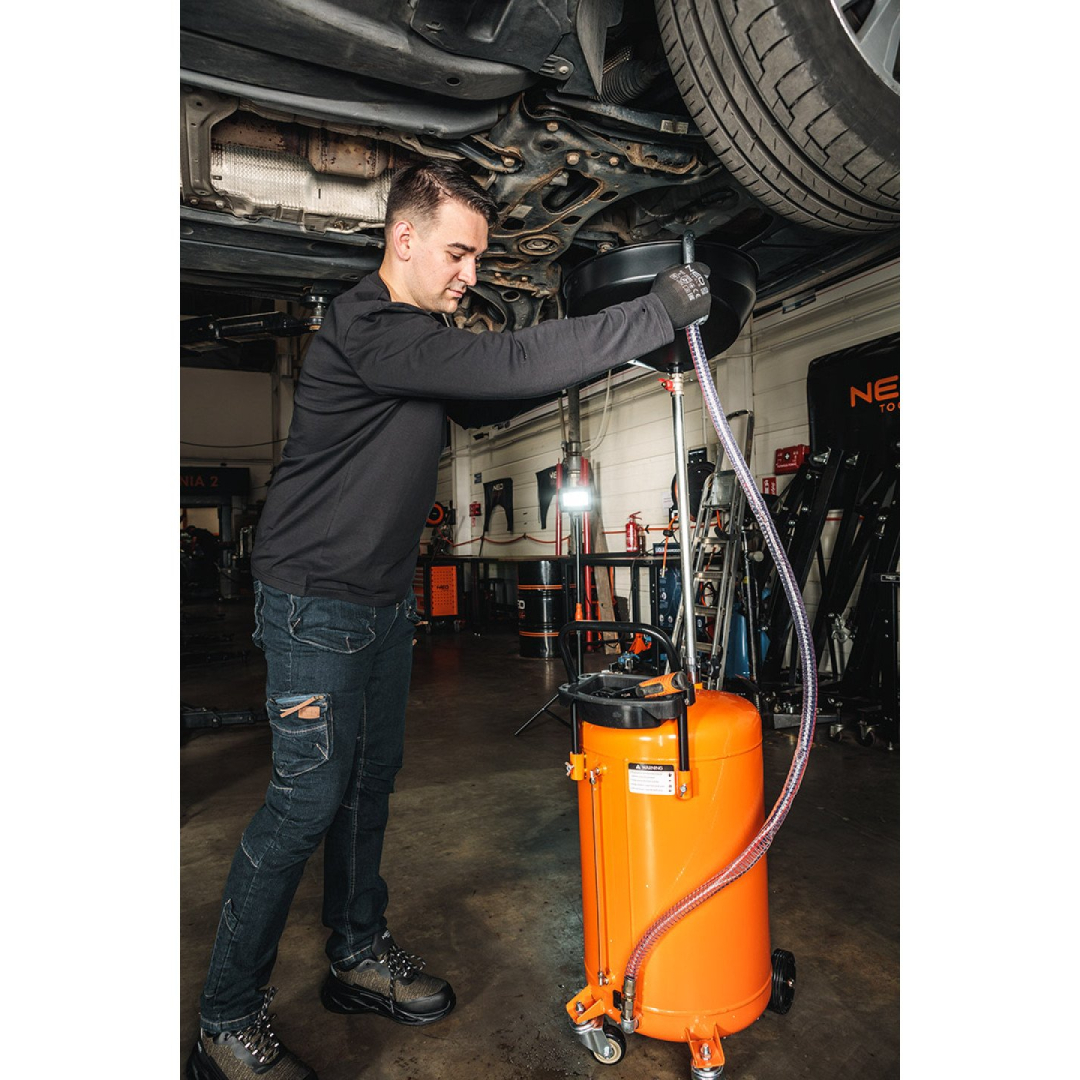 Mobilus alyvos skimeris, maitinamas gravitacijos jėga NEO  4