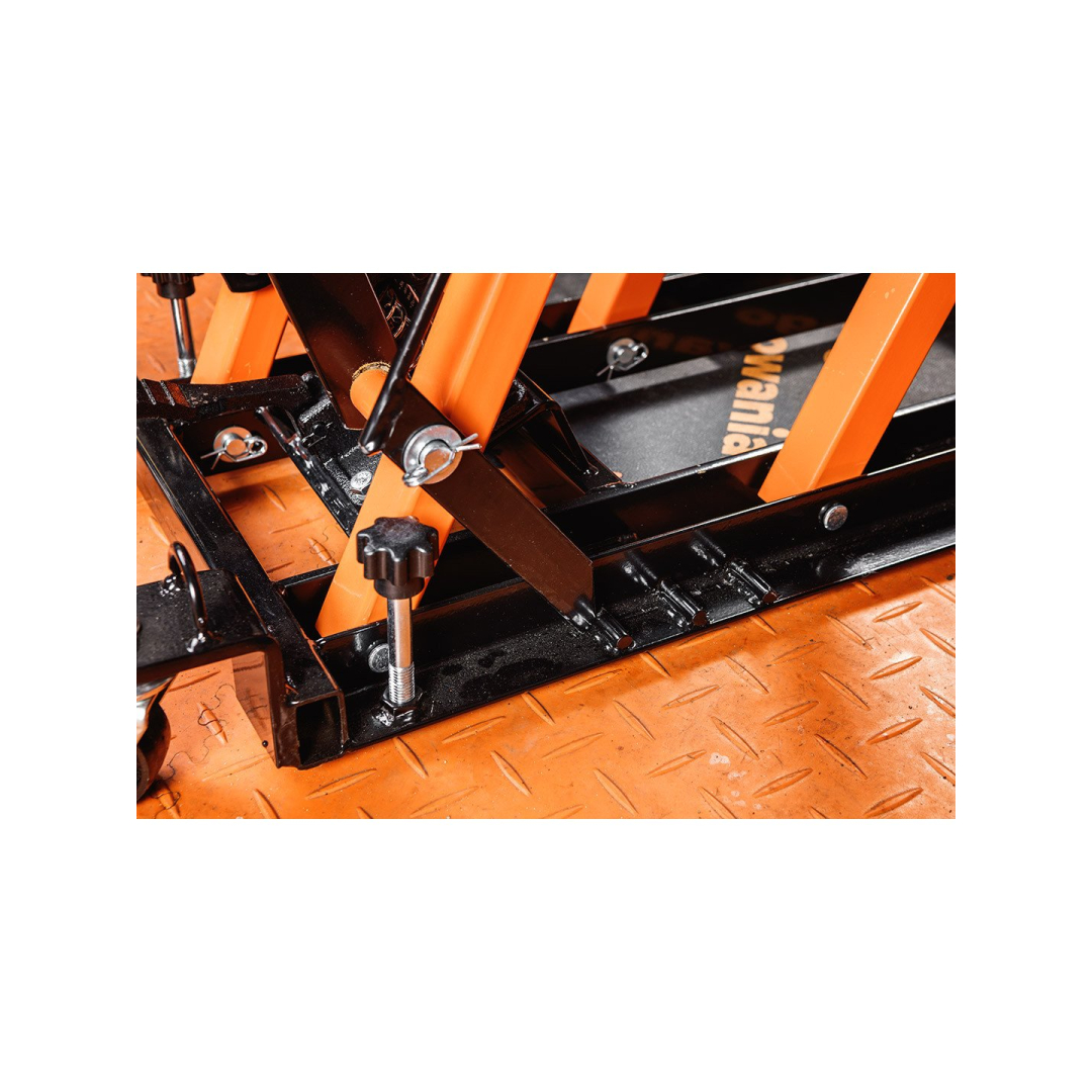 Mobilus hidraulinis keltuvas keturračiams ir motociklams. Krovumas 680 kg 3 Mobilus hidraulinis keltuvas keturračiams ir motociklams. Krovumas 680 kg 3