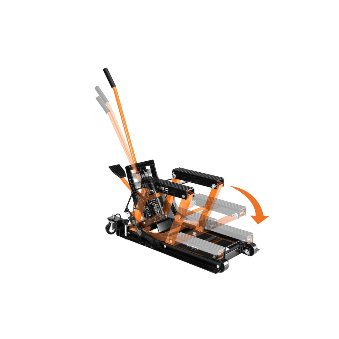 Mobilus hidraulinis keltuvas keturračiams ir motociklams. Krovumas 680 kg 8