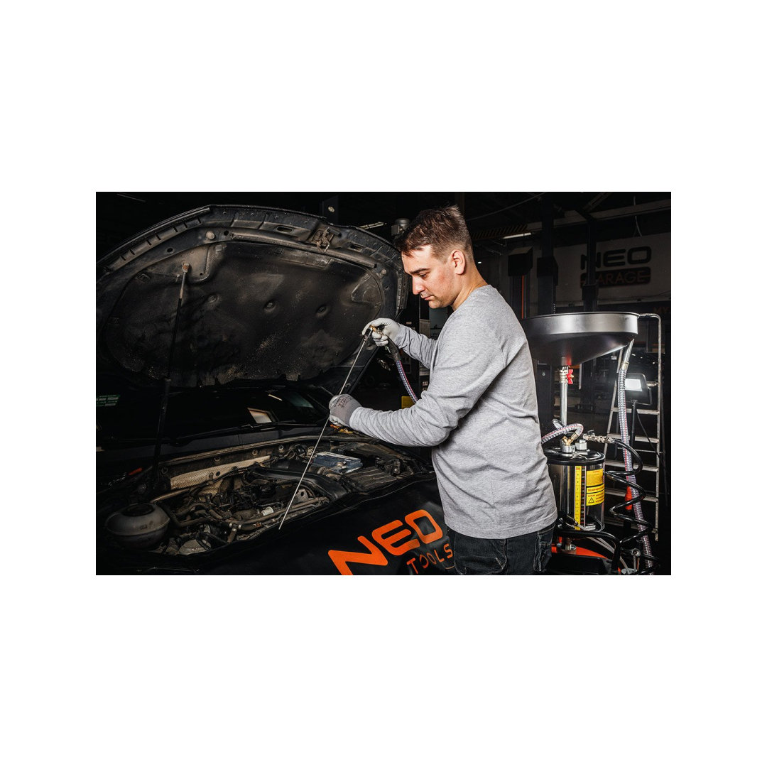 Mobilus pneumatinis alyvos karteris su valdymo baku NEO 6 Mobilus pneumatinis alyvos karteris su valdymo baku NEO 6