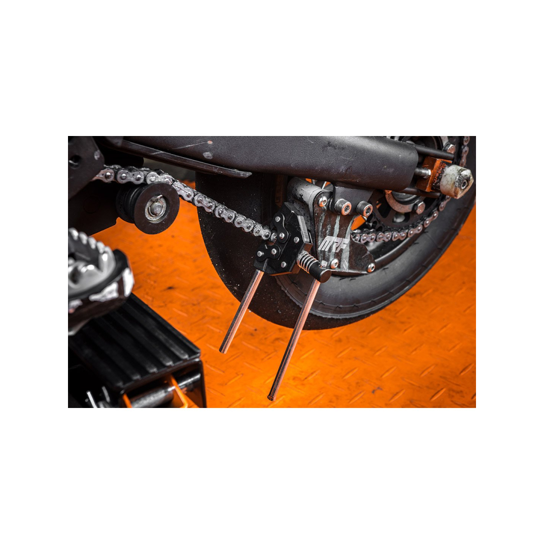 Motociklo grandinės pjoviklis 1