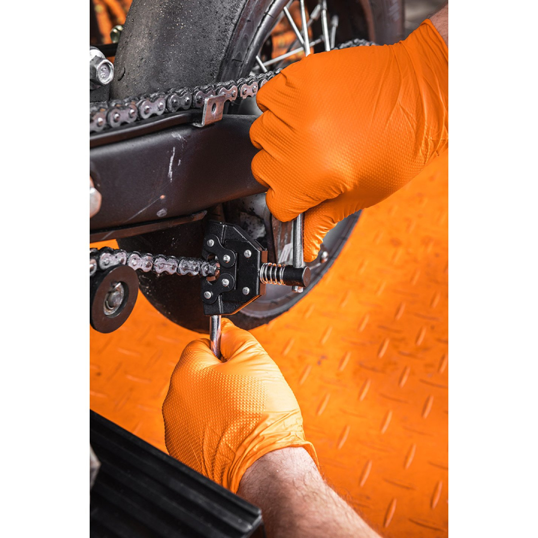 Motociklo grandinės pjoviklis 2