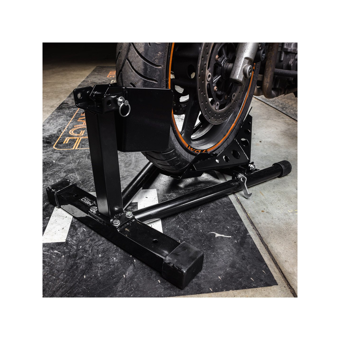 Motociklo priekinio rato stovas 1 Motociklo priekinio rato stovas 1