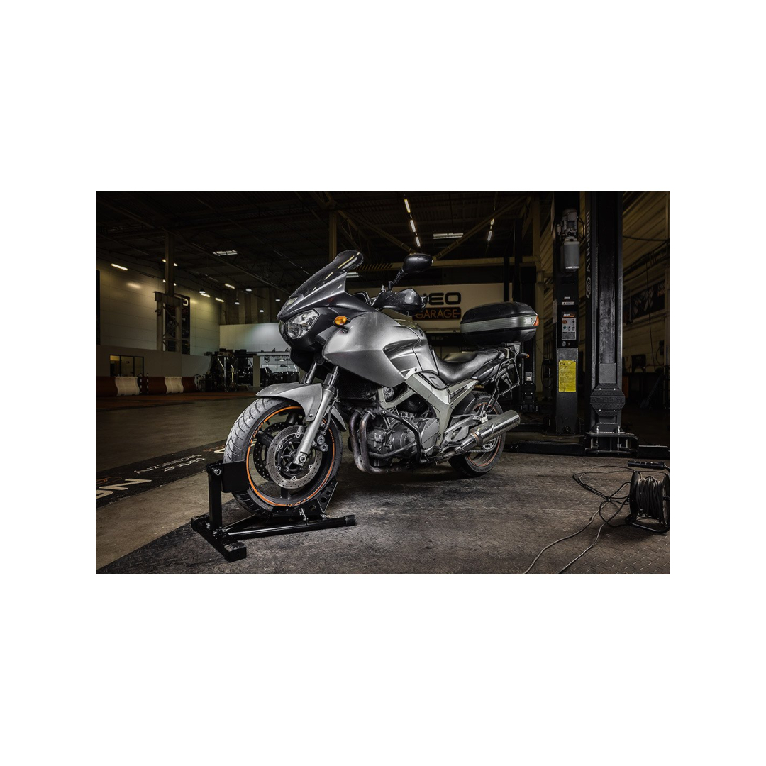 Motociklo priekinio rato stovas 4 Motociklo priekinio rato stovas 4