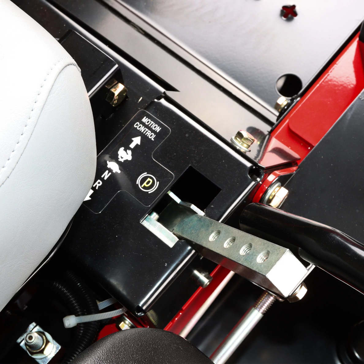 Nulinio apsisukimo traktoriukas RIDER - WYRZ-50XL, 127c, 16kW 1 Nulinio apsisukimo traktoriukas RIDER - WYRZ-50XL, 127c, 16kW 1