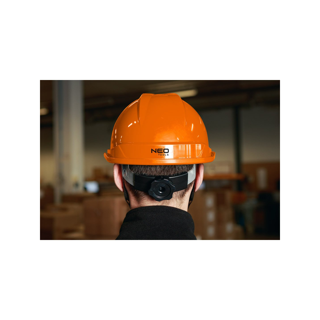 Oranžinis pramoninis šalmas su dirželiu ant smakro 3 Oranžinis pramoninis šalmas su dirželiu ant smakro 3