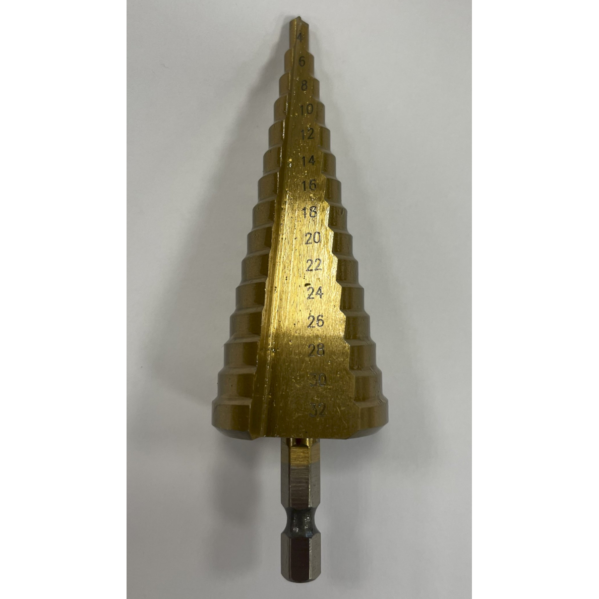 Pakopinis grąžtas 4-32mm suktukui HEX 1/4 tiesus 2 Pakopinis grąžtas 4-32mm suktukui HEX 1/4 tiesus 2