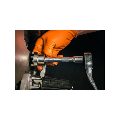 Pakabos veržlės dangtelis - Suzuki 1 Pakabos veržlės dangtelis - Suzuki 1