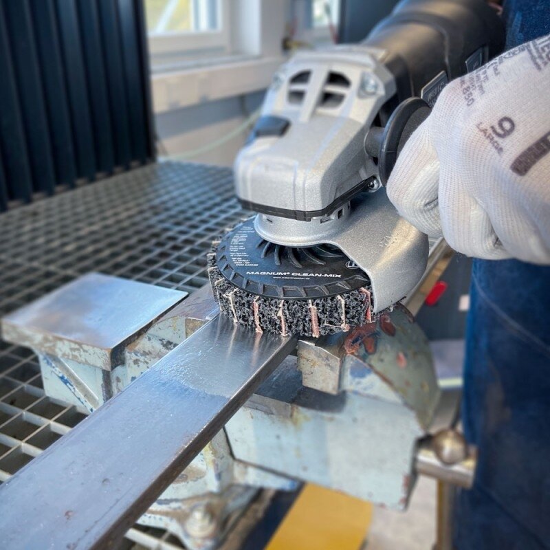 Paviršių valymo diskas GERD Magnum Clean-Mix 125mm M14 K80 3 Paviršių valymo diskas GERD Magnum Clean-Mix 125mm M14 K80 3