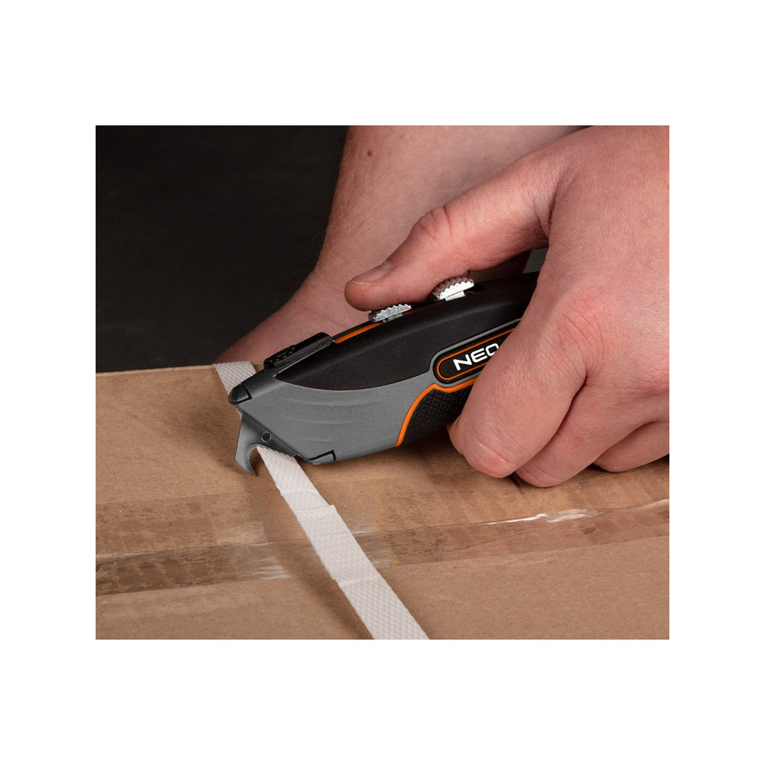 Peilis su trapecijos formo formos ašmenimis, met. korpusas 6 ašmenys 2