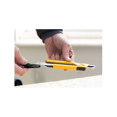 Peilis 3 ašmenų 18mm pakuote x 12vnt 1 Peilis 3 ašmenų 18mm pakuote x 12vnt 1