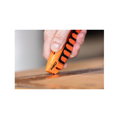 Peilis su trapecijos ašmenimis, metalinis korpusas plieninis 2 Peilis su trapecijos ašmenimis, metalinis korpusas plieninis 2