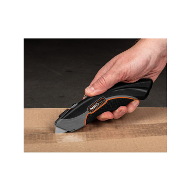 Peilis su trapecijos formo formos ašmenimis, met. korpusas 6 ašmenys 1 Peilis su trapecijos formo formos ašmenimis, met. korpusas 6 ašmenys 1