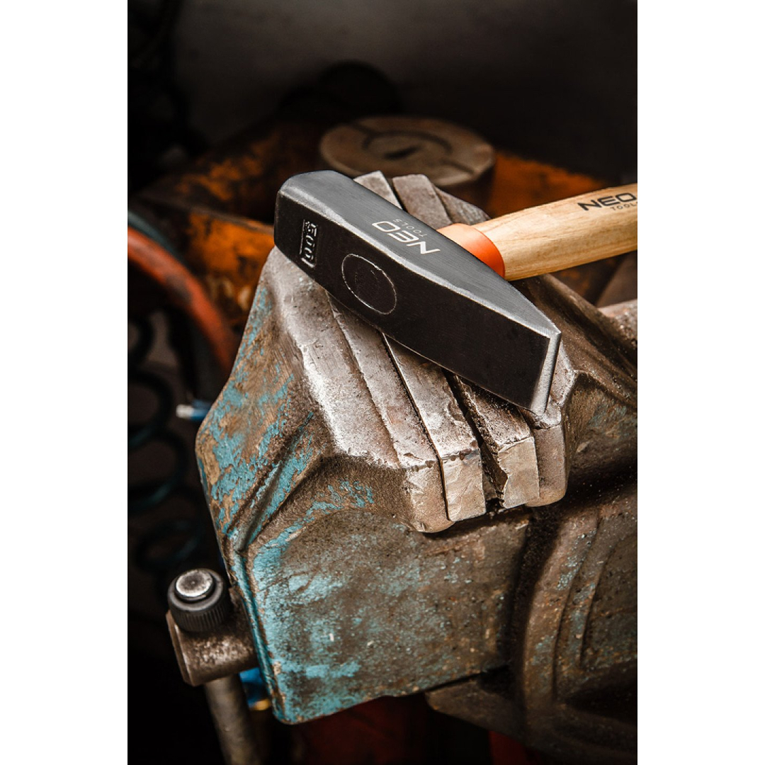 Plaktukas šaltkalviui, 700 gr. 1