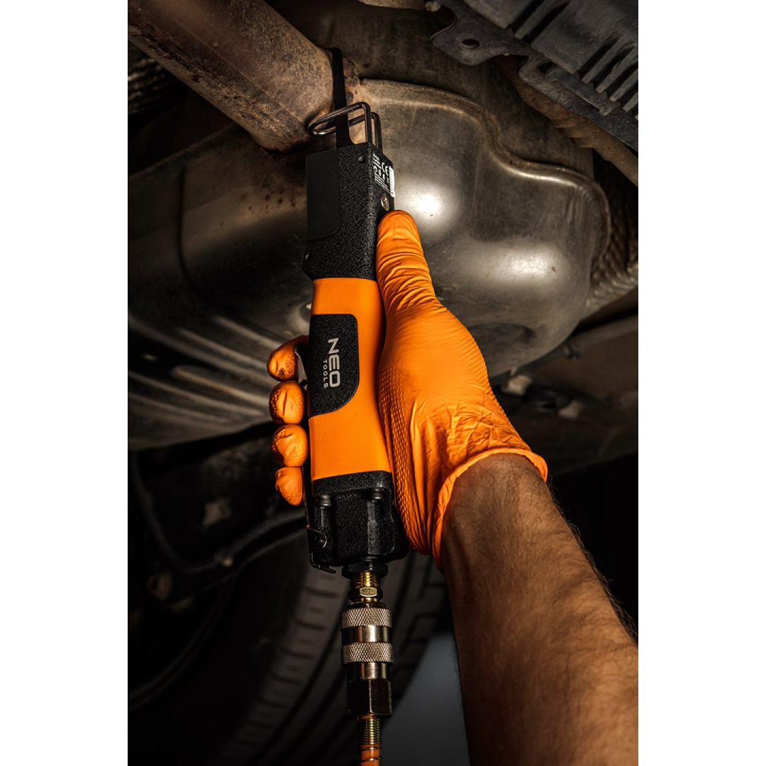 Pneumatinis tiesinis pjūklas automobilio kėbului NEO 14-034 3 Pneumatinis tiesinis pjūklas automobilio kėbului NEO 14-034 3