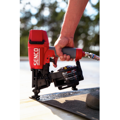 Pneumatinė vinių ritės viniakalė Senco RoofPro445XP 5 Pneumatinė vinių ritės viniakalė Senco RoofPro445XP 5