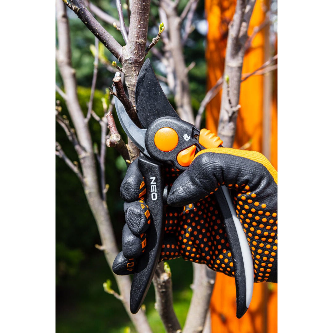 Praleidžiamieji sekatoriai 200 mm, diapazonas iki 18 mm, reg tarpai 2 Praleidžiamieji sekatoriai 200 mm, diapazonas iki 18 mm, reg tarpai 2