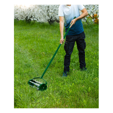 Rankinis aeratorius, vejos volelis skarifikatorius 27 smaigaliai, skersmuo 15cm 1 Rankinis aeratorius, vejos volelis skarifikatorius 27 smaigaliai, skersmuo 15cm 1