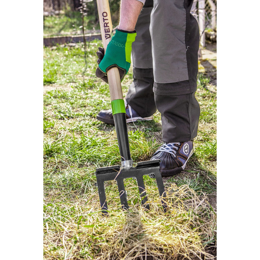 Šakės, 4 dantys, medinis kotas, plastikinė rankena 1