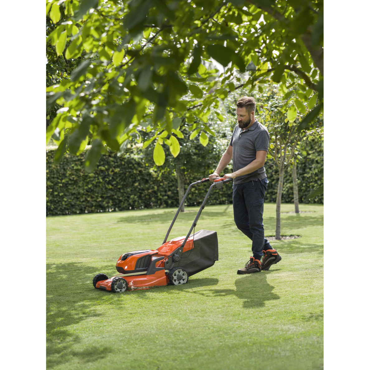 Savaeigė akumuliatorinė vejapjovė Husqvarna LC 142iS, 42cm, 36V (1x akum. + krov.) 5