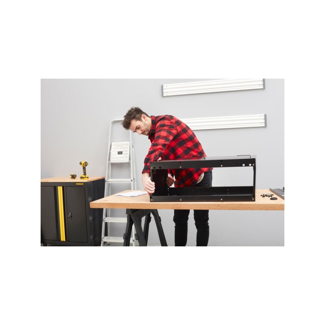 Sieninė spintelė 6