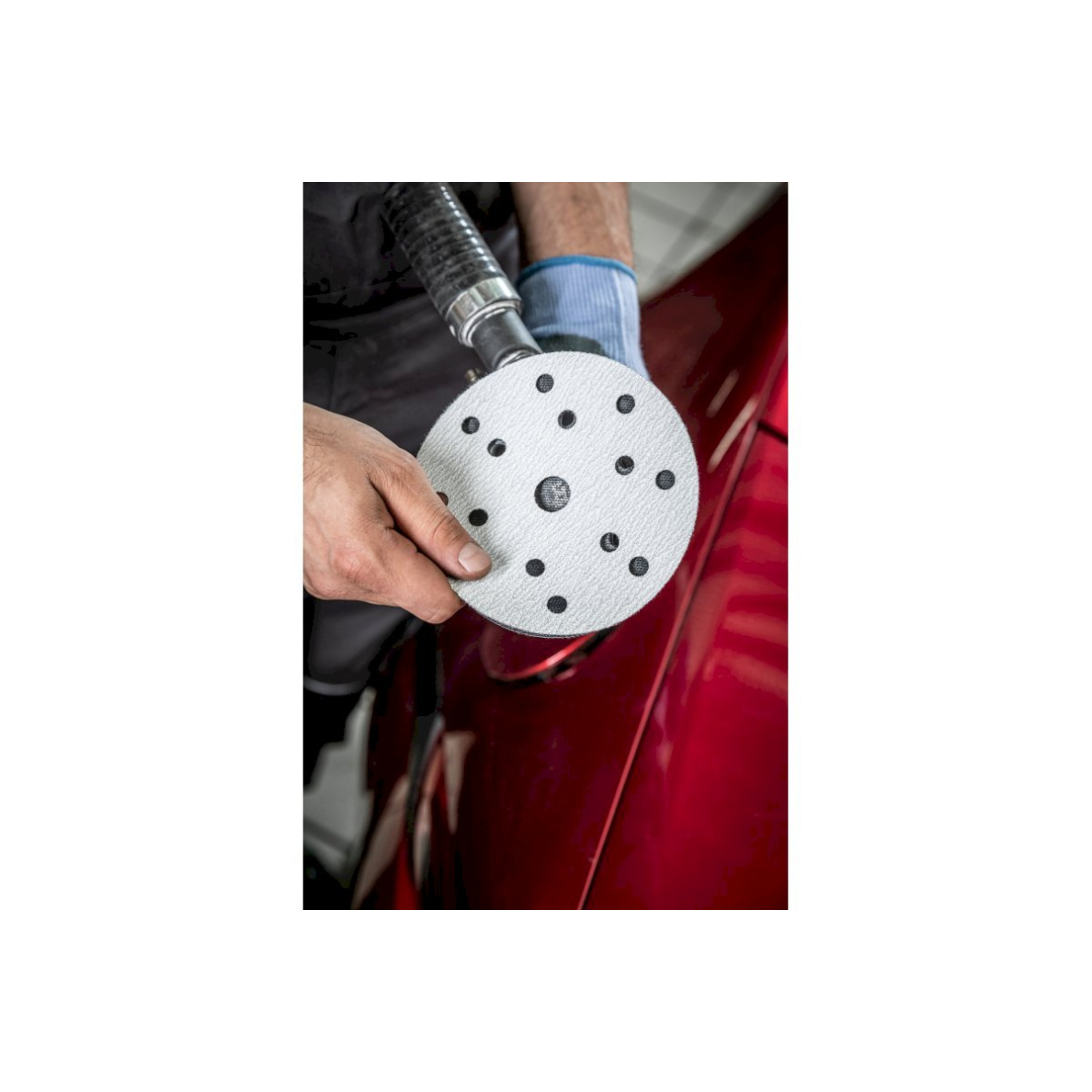 Šlifavimo popierius su skylutėmis 150mm P220 *5vnt 1 Šlifavimo popierius su skylutėmis 150mm P220 *5vnt 1