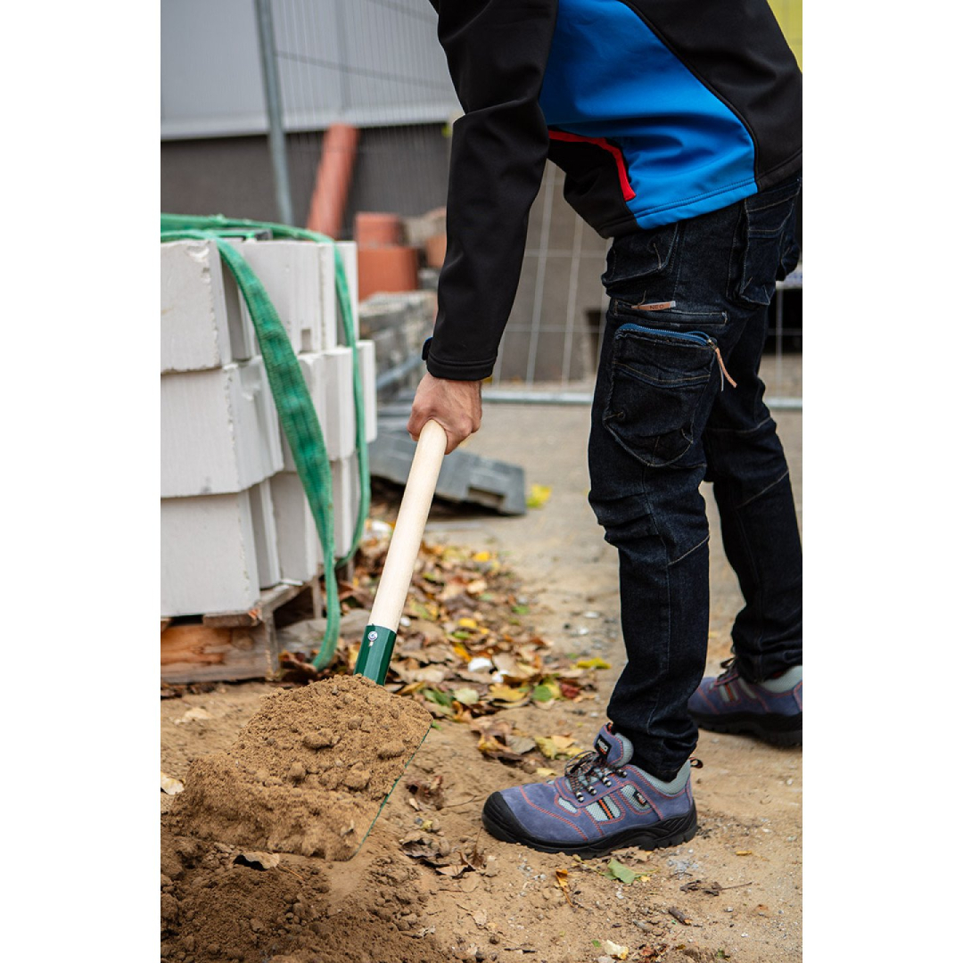 Smėlio kastuvas, medine rankena, tiesus 1