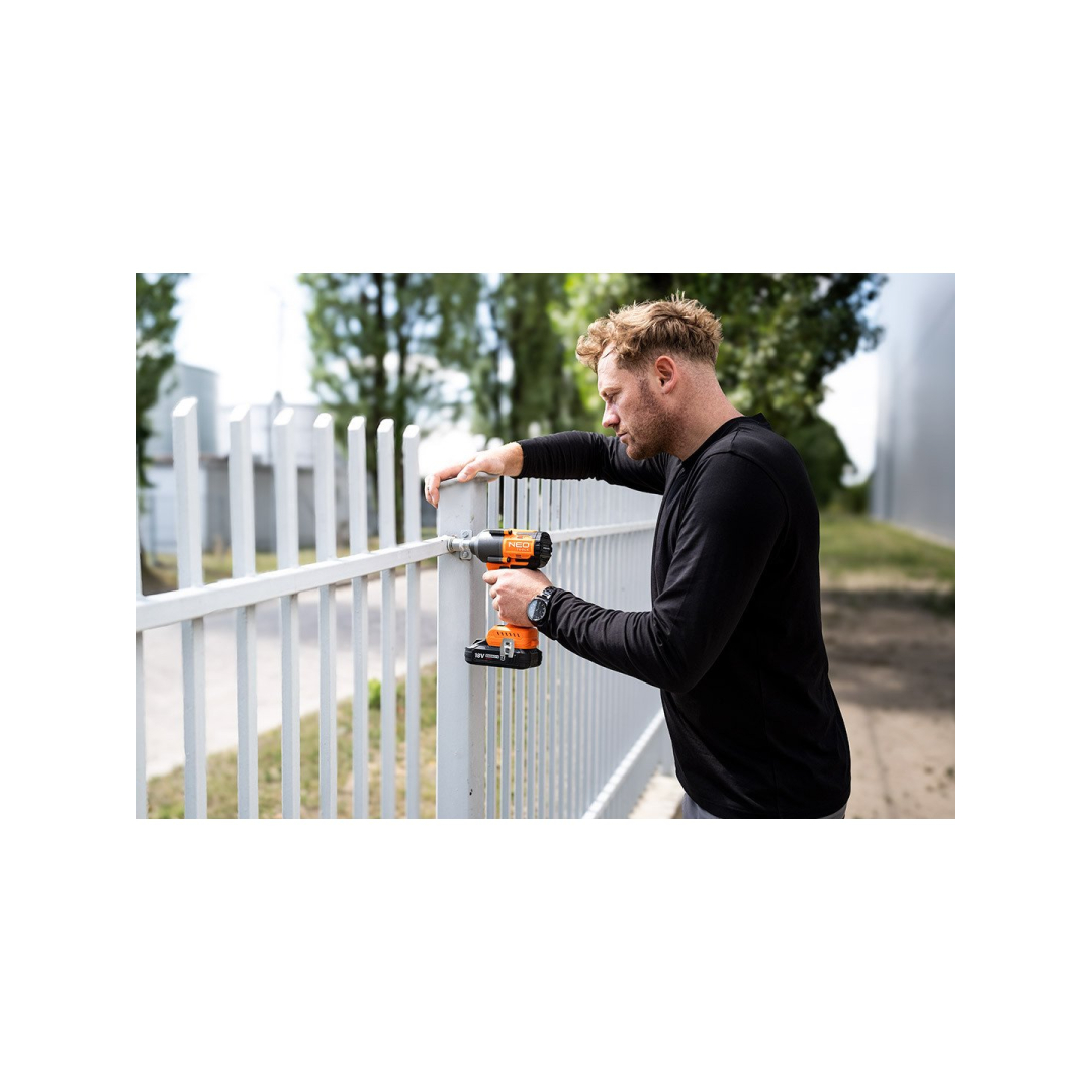 Smūginis veržliaraktis 18V 850Nm, be šepetėlių, 1/2colio, Energy+, be akumuliatoriaus 2 Smūginis veržliaraktis 18V 850Nm, be šepetėlių, 1/2colio, Energy+, be akumuliatoriaus 2