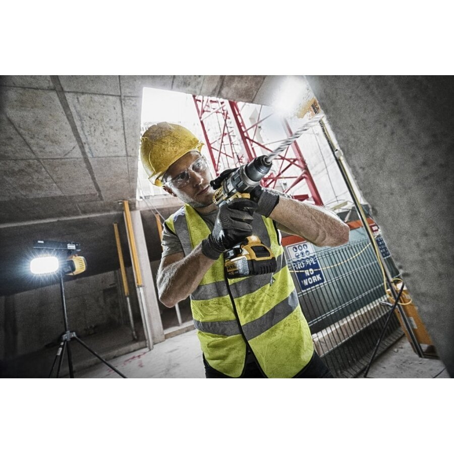 Smūginis suktuvas-gręžtuvas DeWalt DCD996P2-QW; 18 V; 2x5,0 Ah akum. 3 Smūginis suktuvas-gręžtuvas DeWalt DCD996P2-QW; 18 V; 2x5,0 Ah akum. 3