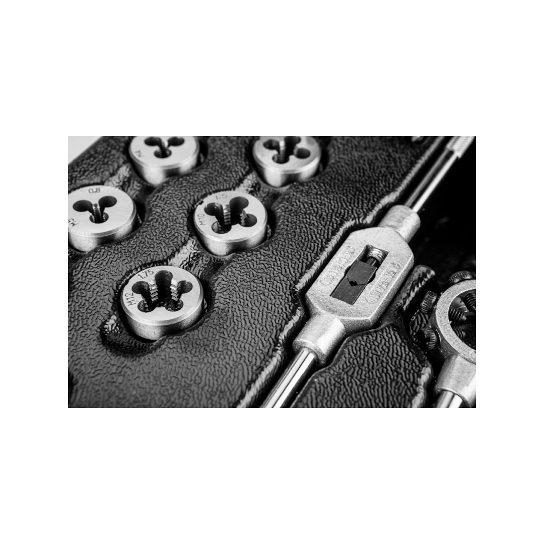 Sriegių ir sriegiklių rinkinys, 31 vnt. 8