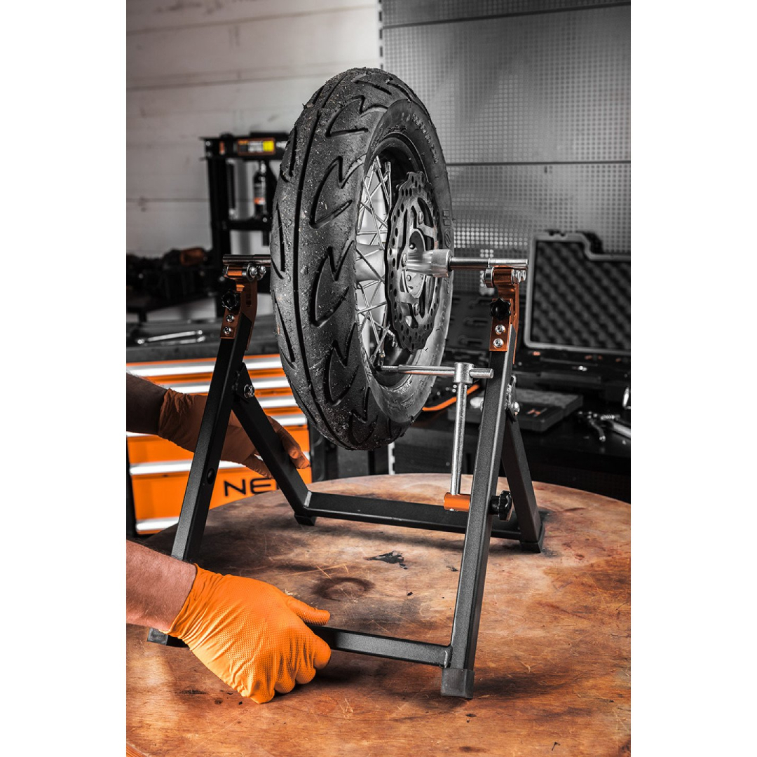 Statinis motociklo ratų balansavimo įtaisas 1