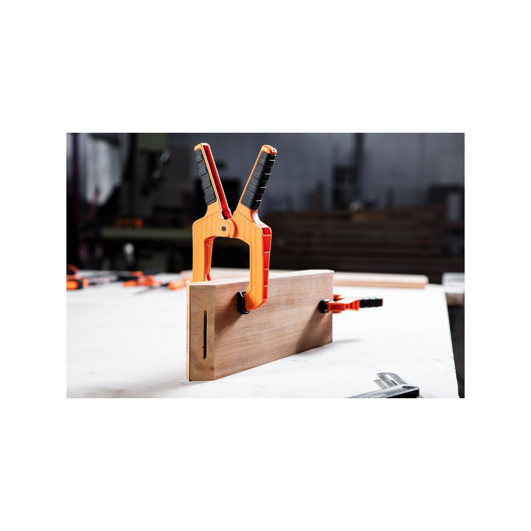 Stiprus spyruoklinis spaustukas 4"/100 4