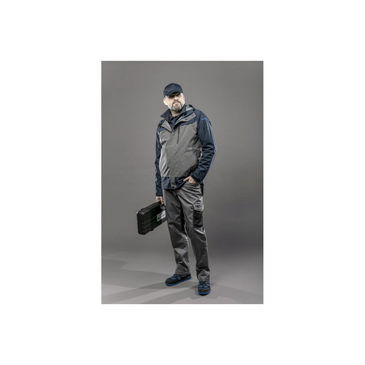 Striukė su kapišonu 3XL dydžio / atspari lietui 2 Striukė su kapišonu 3XL dydžio / atspari lietui 2