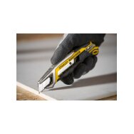 Stanley stumdomas peiliukas su  18mm geležte Stanley stumdomas peiliukas su  18mm geležte