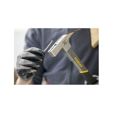 Stanley stiklo pluošto staliaus plaktukas 600gr 2 Stanley stiklo pluošto staliaus plaktukas 600gr 2