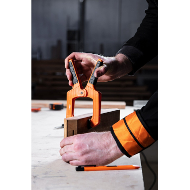 Stiprus spyruoklinis spaustukas 2.5"/65 3