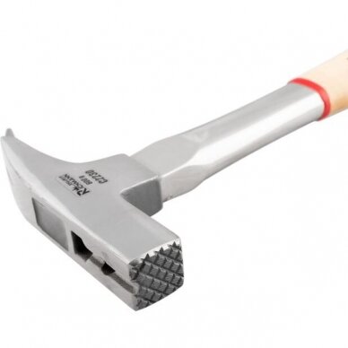 Stogdengio plaktukas medine rankena 600 g. 1 Stogdengio plaktukas medine rankena 600 g. 1