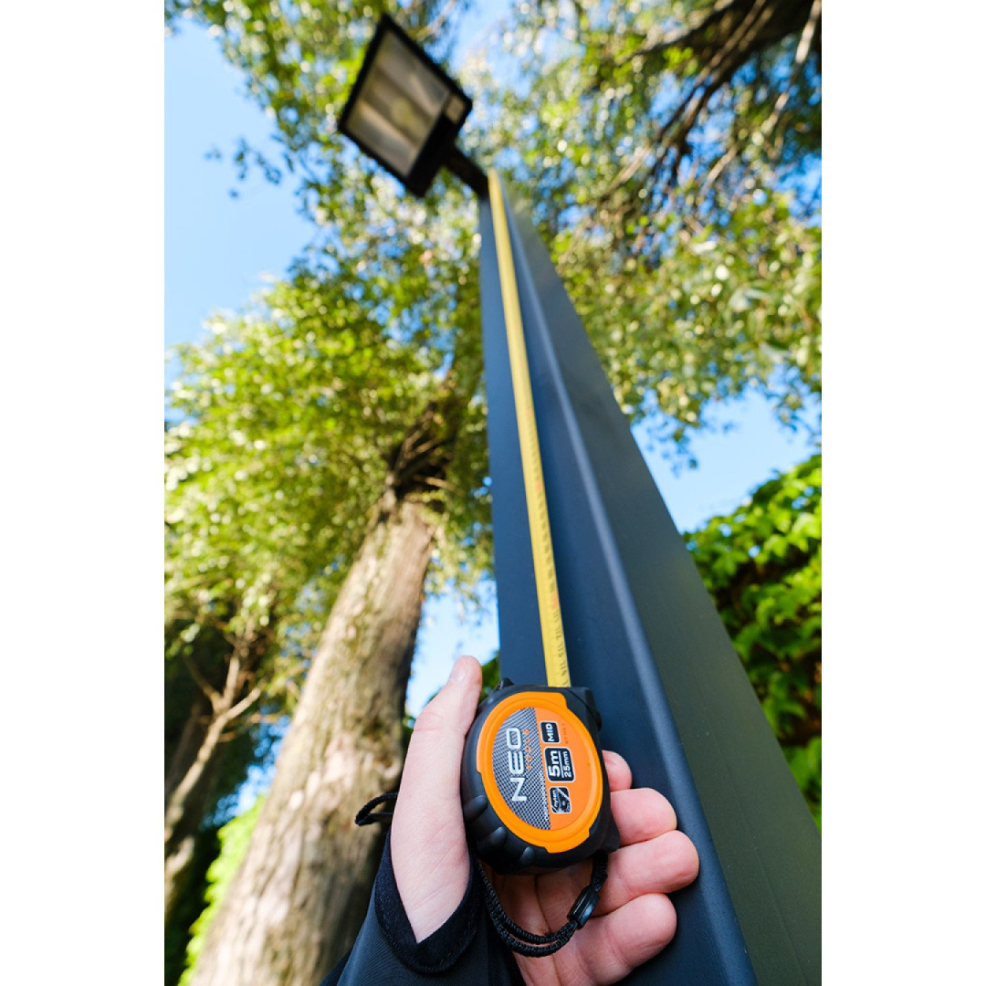 Suvyniota plieninė juosta 5 m x 25 mm, magnetas 3