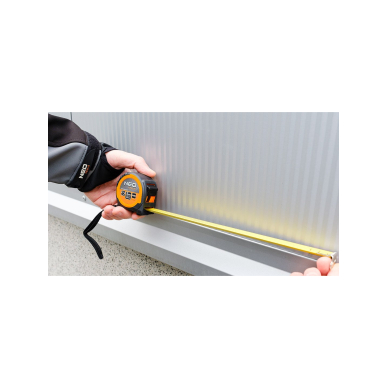 Suvyniota plieninė juosta 5 m x 25 mm, magnetas 4 Suvyniota plieninė juosta 5 m x 25 mm, magnetas 4