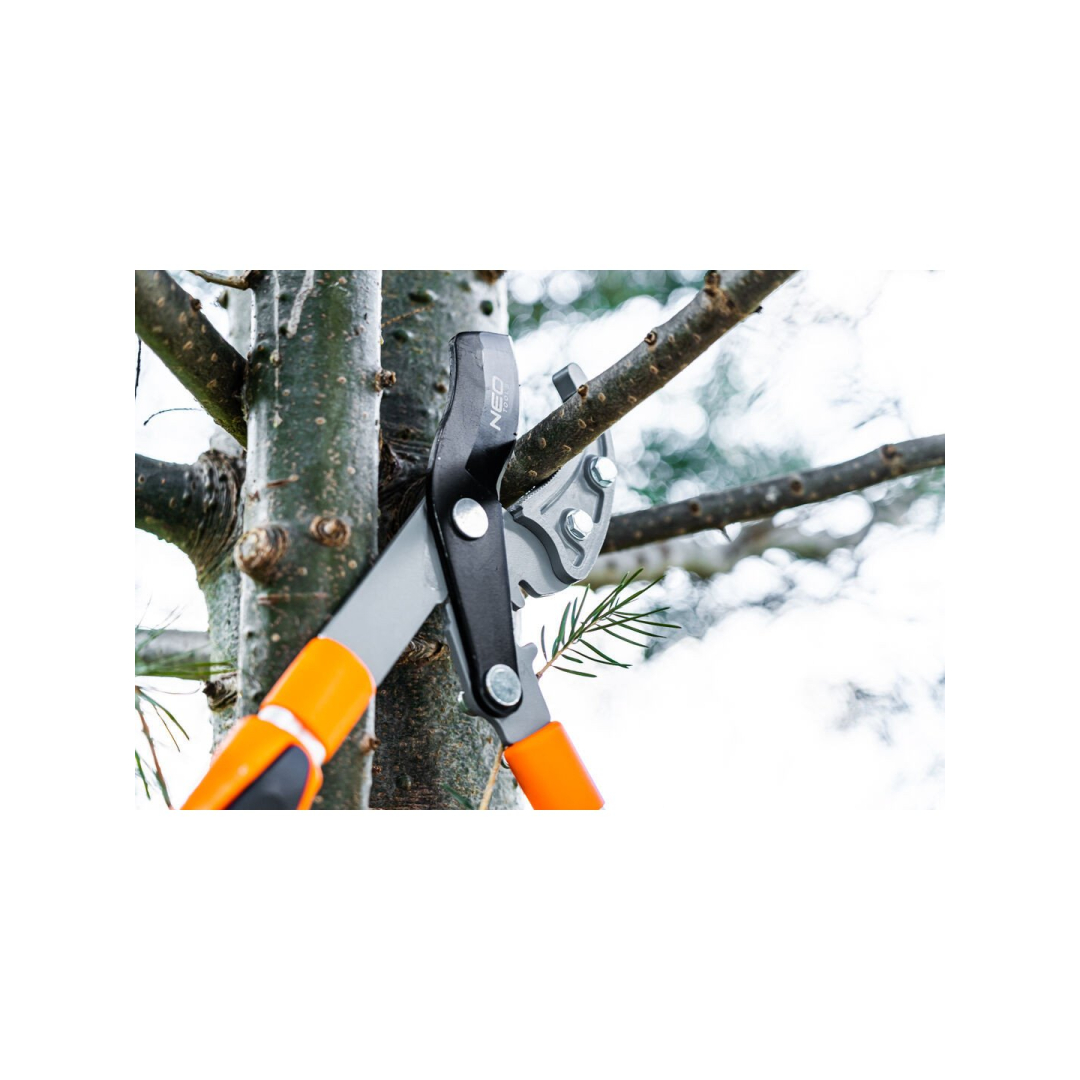 Teleskopinės antkaklio genėjimo žirklės 670 mm, diapazonas iki 42 mm, pavara, padidinanti spaudimo jėgą 40 %. 6