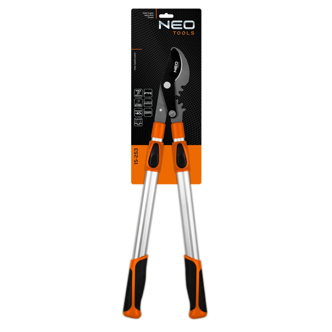 Teleskopinės apeinamųjų šakų genėjimo žirklės 665 mm, diapazonas iki 42 mm, pavara, didinanti spaudimo jėgą 40 %. 1 Teleskopinės apeinamųjų šakų genėjimo žirklės 665 mm, diapazonas iki 42 mm, pavara, didinanti spaudimo jėgą 40 %. 1