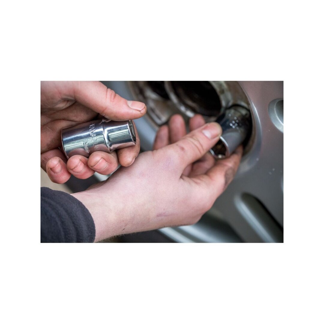 Teleskopinis ratų raktas 4