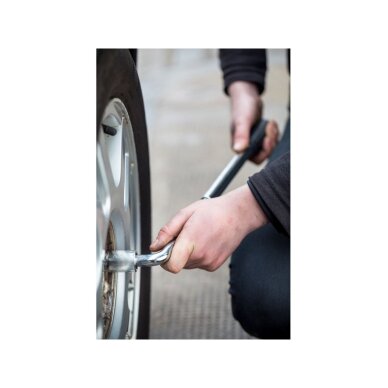 Teleskopinis ratų raktas 5 Teleskopinis ratų raktas 5