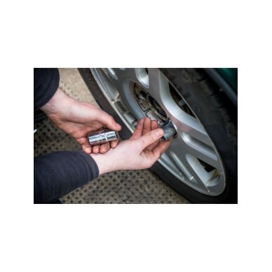 Teleskopinis ratų raktas 6 Teleskopinis ratų raktas 6