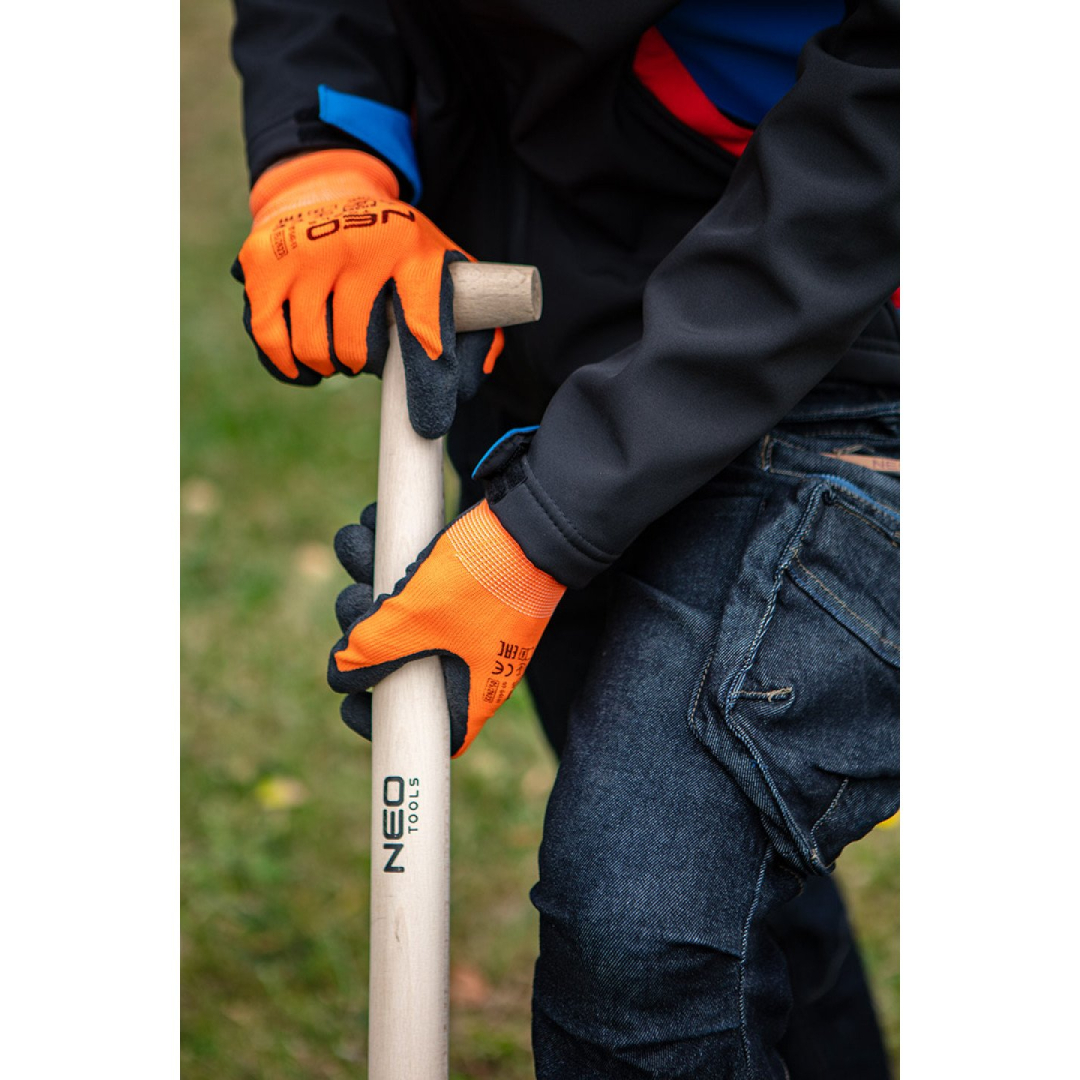 Tiesus kastuvas, kniedytas, medinė rankena, colioTcolio rankena 3