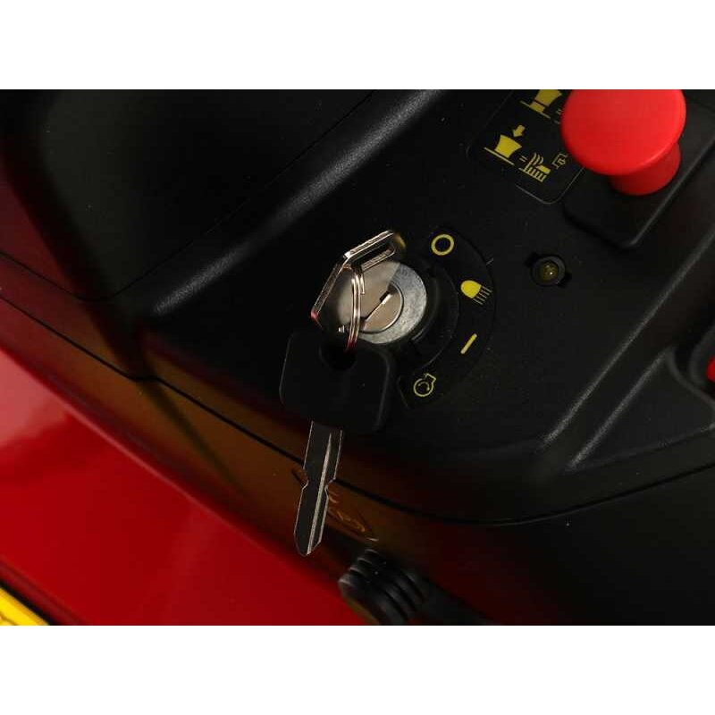 Traktoriukas su surinkimu - Castelgarden XDC 140 7 Traktoriukas su surinkimu - Castelgarden XDC 140 7