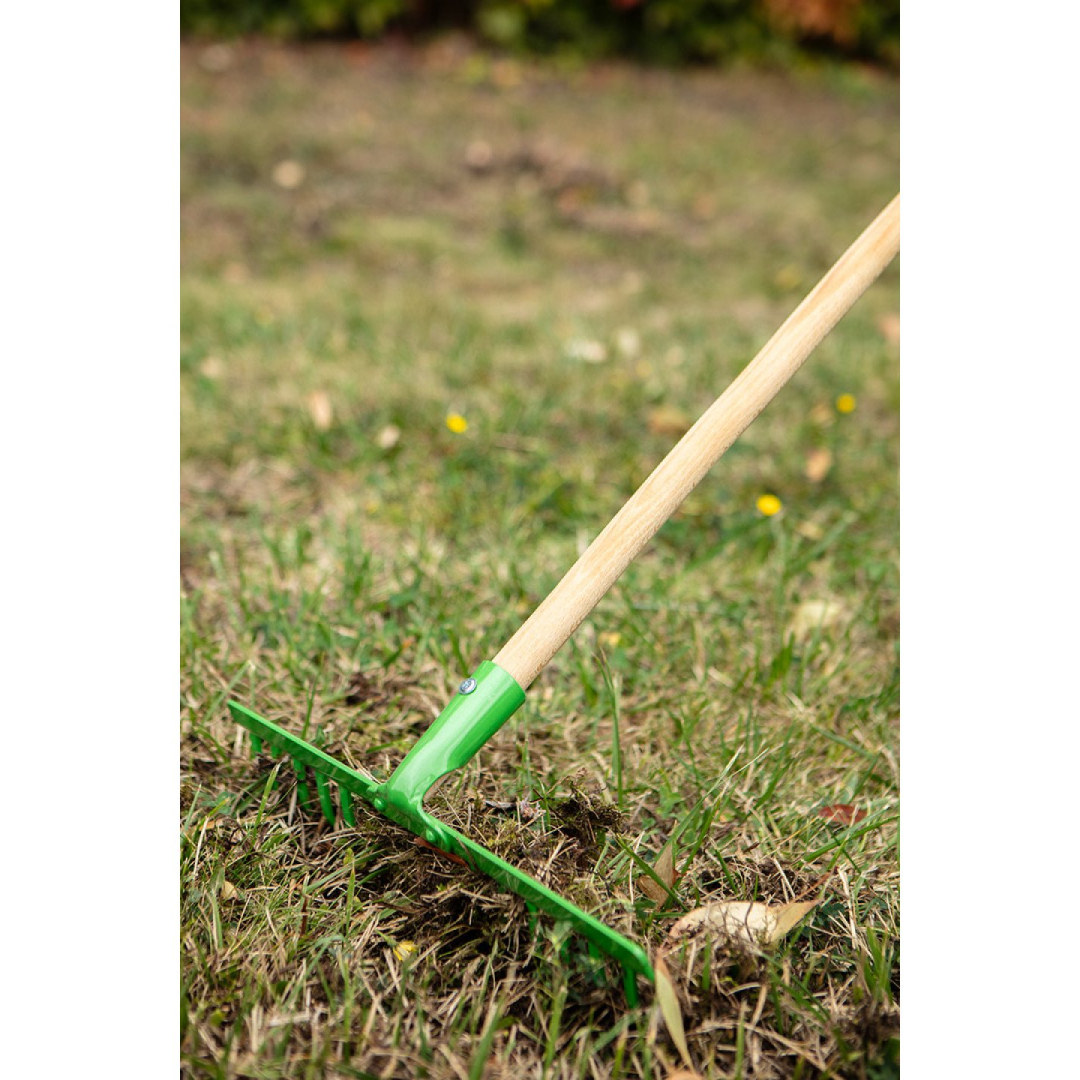 Universalus grėblys, 16 dantų. Su kniedyta galvute, medine rankena. 2 Universalus grėblys, 16 dantų. Su kniedyta galvute, medine rankena. 2